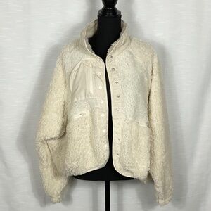 Peach Love California - Ivory fluff Jacket